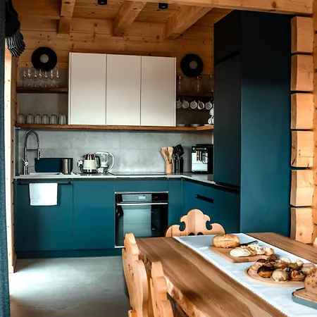 Makowy Zakatek بيت للعطل *